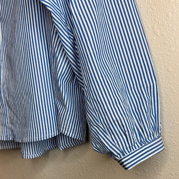 Tuckernuck Classic Blue White Striped Button down Preppy Round Collar - Medium - Picture 5 of 14